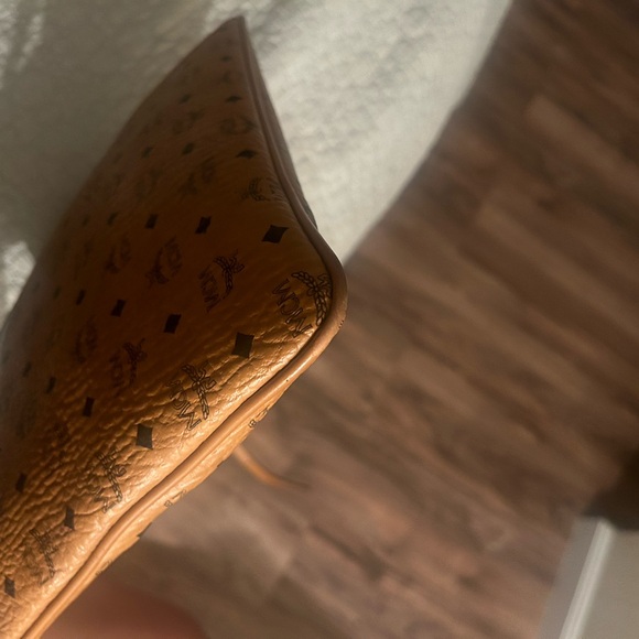 MCM Visetos pouch with detachable strap - Picture 5 of 12